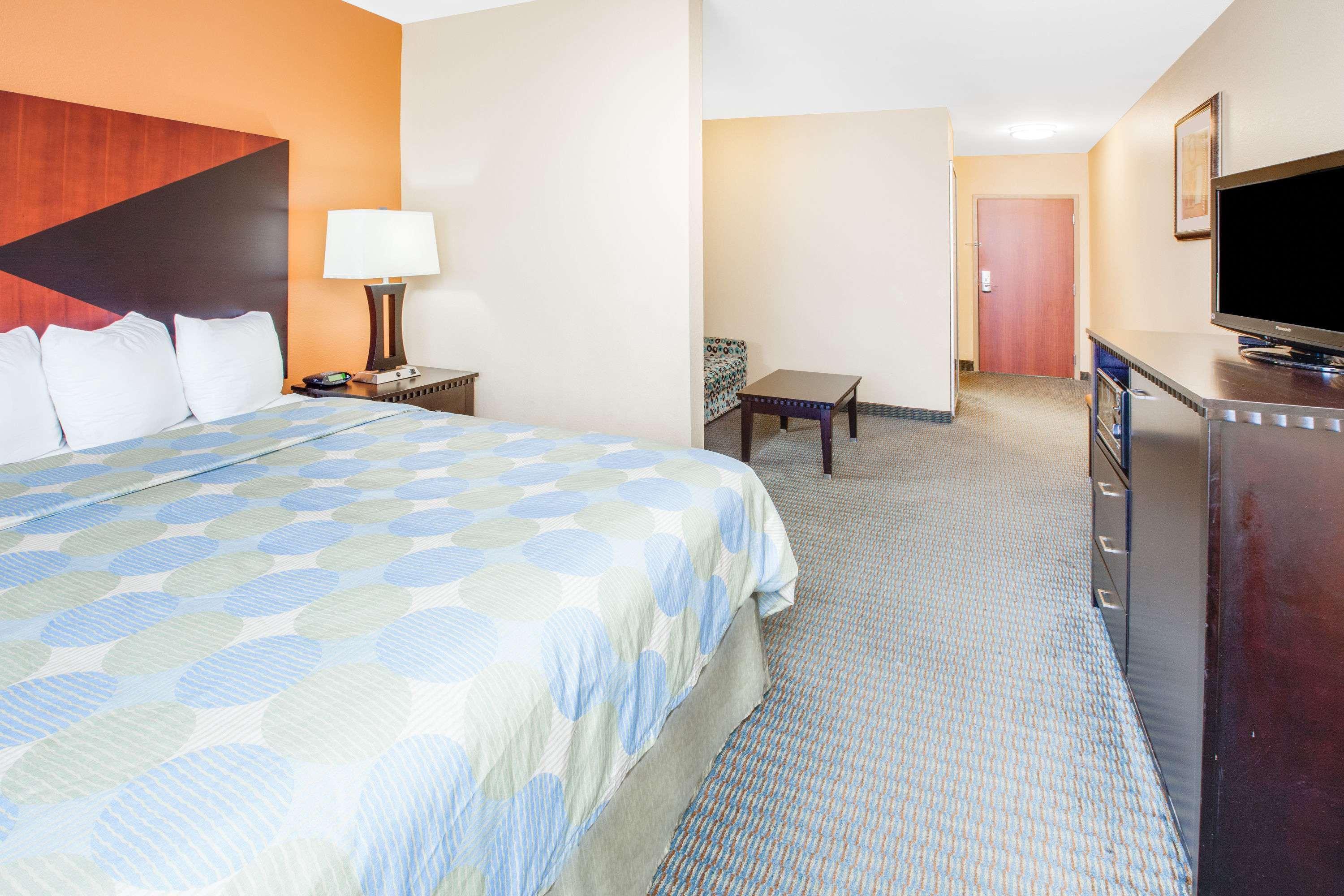 Days Inn & Suites By Wyndham Russellville Exteriér fotografie