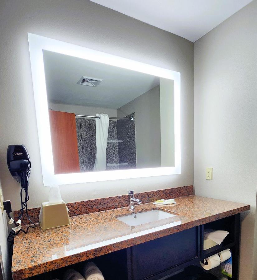 Days Inn & Suites By Wyndham Russellville Exteriér fotografie